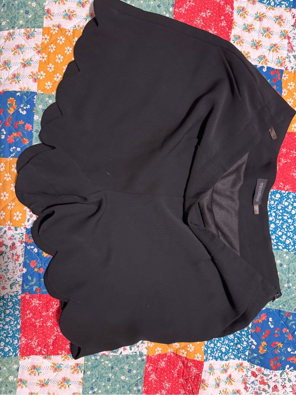 Scallop Hem Black Shorts